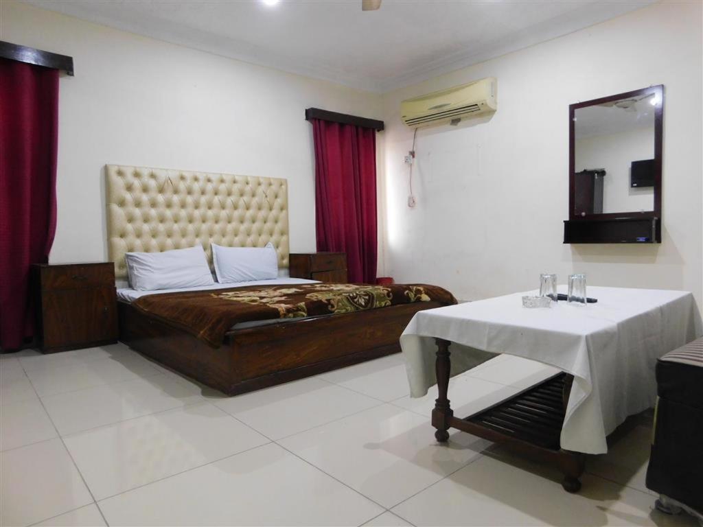 Hotel Humera Bahawalpur Exterior foto